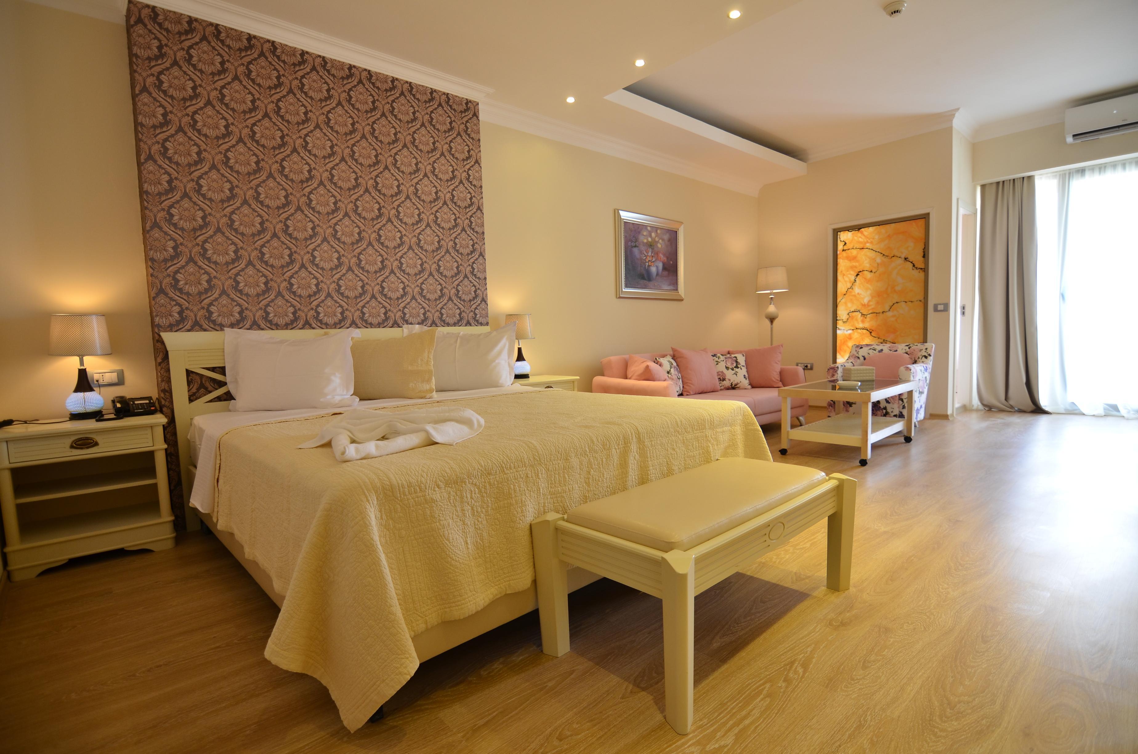 Phoenicia Luxury Hotel Navodari Exterior photo